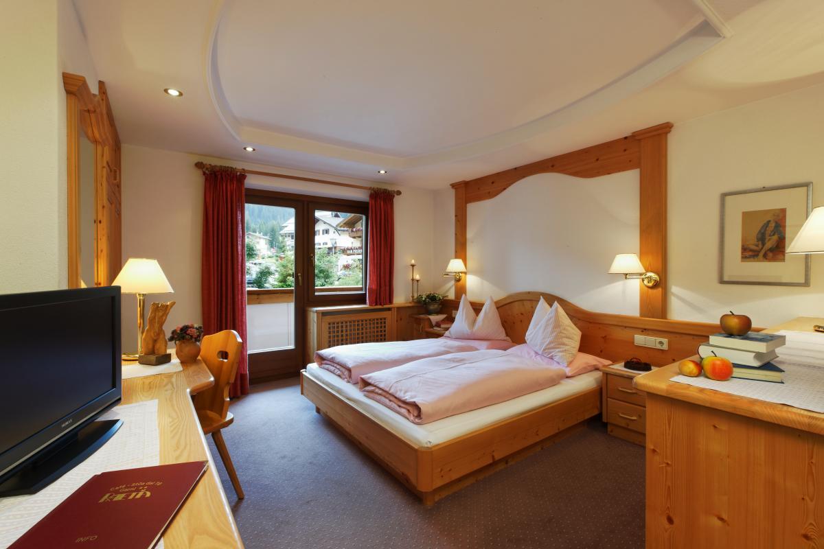 Hotel Garni Raetia Corvara In Badia Esterno foto