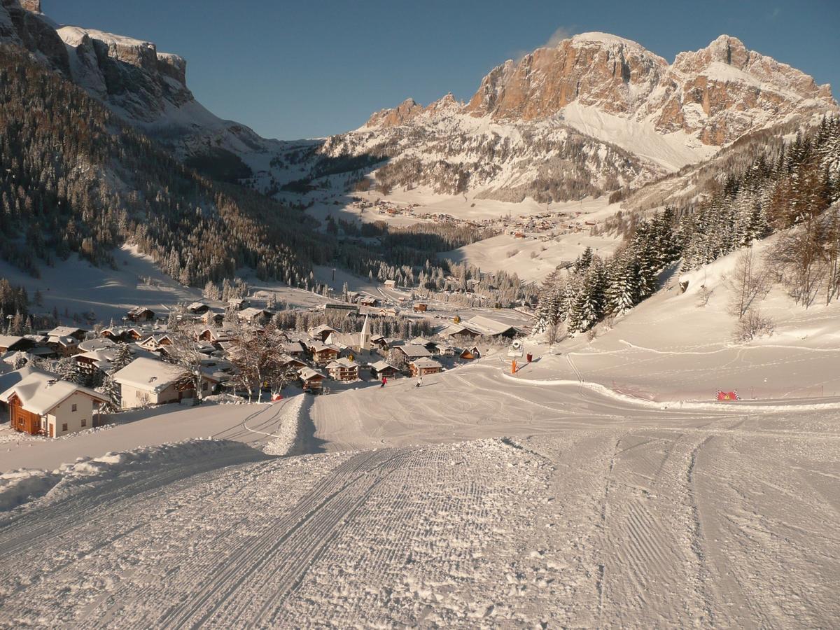 Hotel Garni Raetia Corvara In Badia Esterno foto